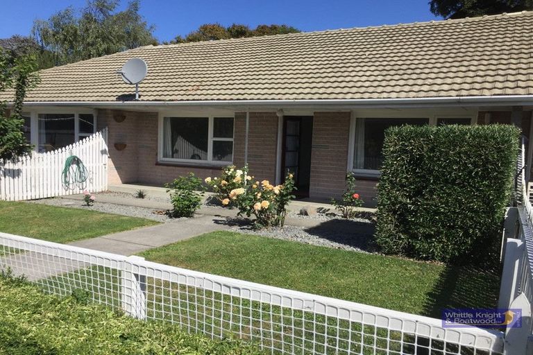 Photo of property in 4/9a Curletts Road, Sockburn, Christchurch, 8042