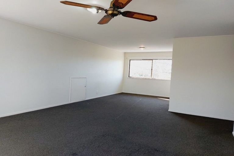 Photo of property in 17 Hamish Place, Sunnyhills, Auckland, 2010