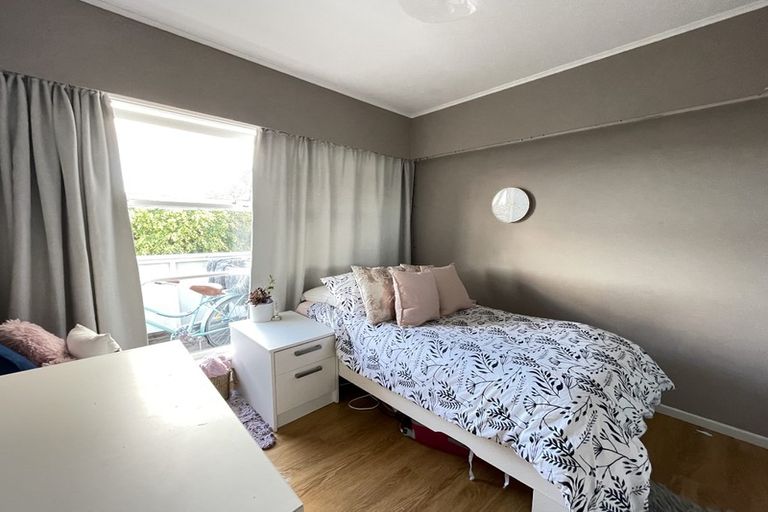 Photo of property in 117 Forrest Hill Road, Forrest Hill, Auckland, 0620