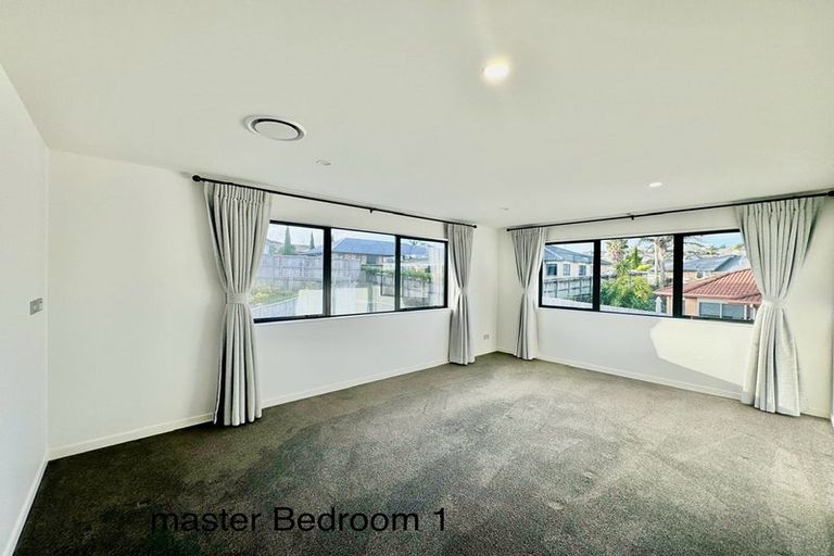 Photo of property in 12 Caldwell Place, Pinehill, Auckland, 0632