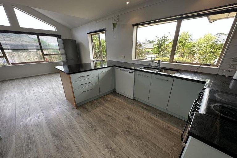 Photo of property in 24 Harry Shaw Way, Raumati South, Paraparaumu, 5032