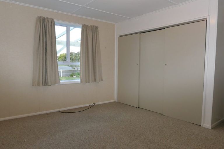 Photo of property in 27 Moana Street, Otaki Beach, Otaki, 5512