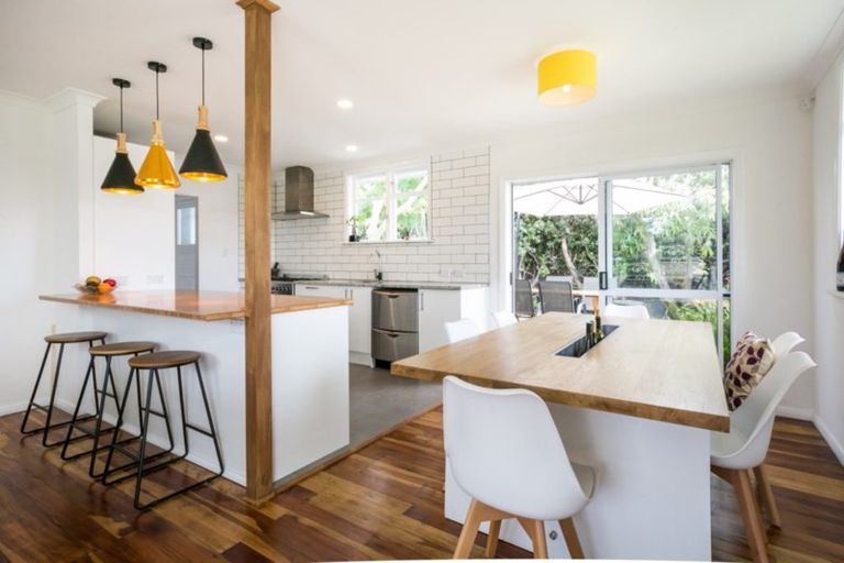 Photo of property in 2 Seddon Crescent, Marewa, Napier, 4110