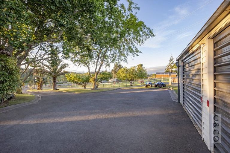 Photo of property in 1239 Peak Road, Helensville, 0875