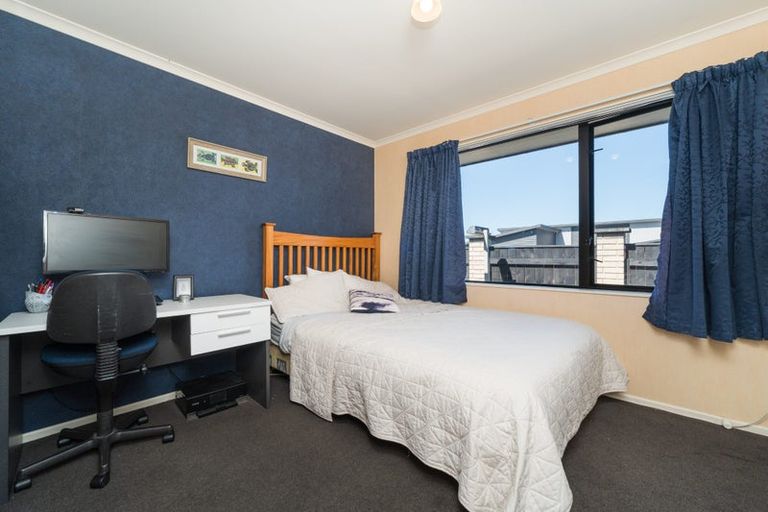 Photo of property in 23 Geneva Terrace, Kelvin Grove, Palmerston North, 4414