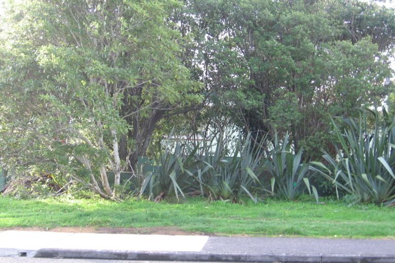 Photo of property in 108 Wharf Road, Te Atatu Peninsula, Auckland, 0610