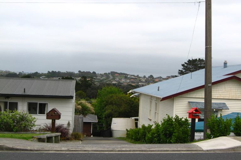 Photo of property in 1/25 Shakespear Road, Army Bay, Whangaparaoa, 0930