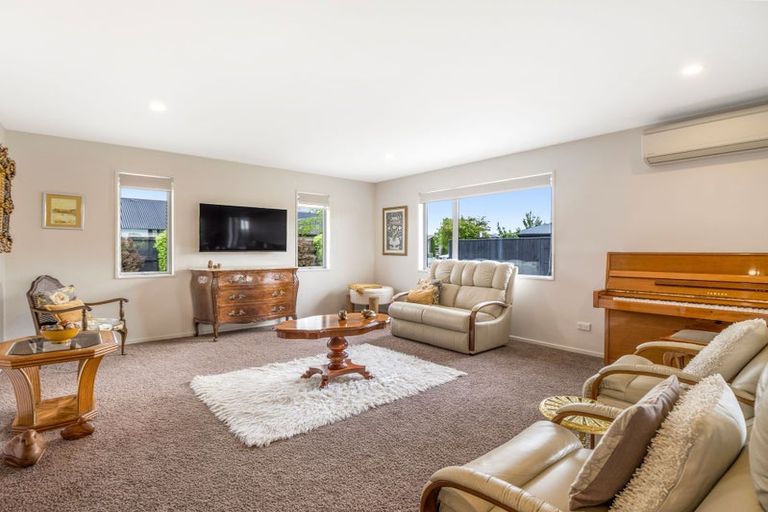 Photo of property in 22 Sequoia Way, Rangiora, 7400