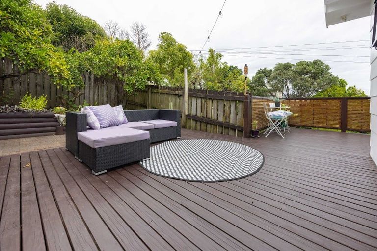 Photo of property in 2/48 Hogans Road, Glenfield, Auckland, 0629