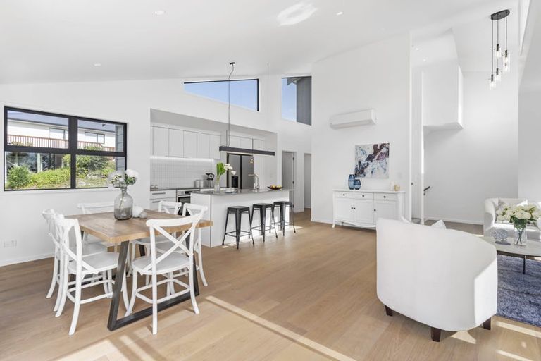 Photo of property in 54a Awaroa Road, Sunnyvale, Auckland, 0612