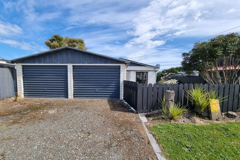 Photo of property in 28 Violet Street, Riverton/aparima, Riverton, 9822