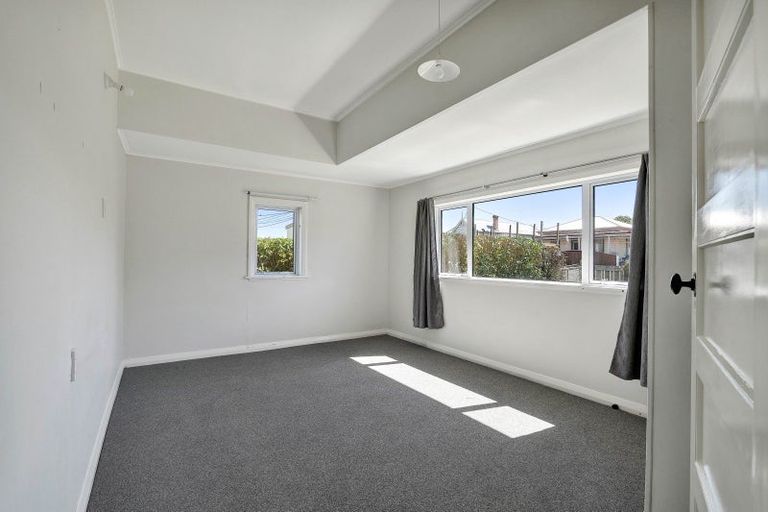 Photo of property in 28 Cornwall Street, Eltham, 4322