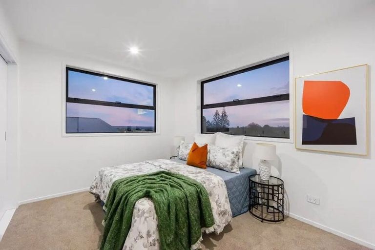 Photo of property in 5/71 West Coast Road, Glen Eden, Auckland, 0602