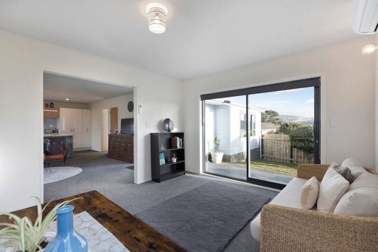 Photo of property in 160 Mark Avenue, Grenada Village, Wellington, 6037