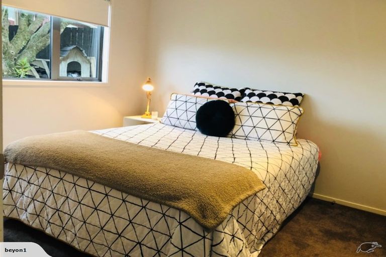 Photo of property in 560 Beach Road, Rothesay Bay, Auckland, 0630