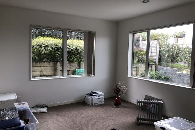 Photo of property in 14 Hilton Close, Fairview Heights, Auckland, 0632