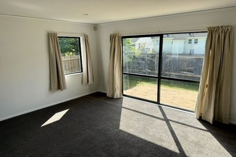 Photo of property in 1/37 Compton Crescent, Taita, Lower Hutt, 5011