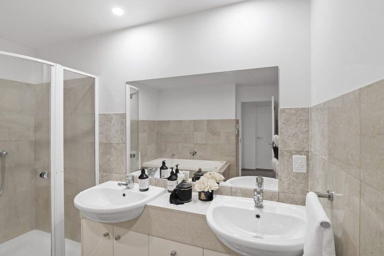 Photo of property in 4i/175 Hurstmere Road, Takapuna, Auckland, 0622