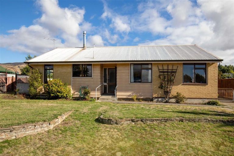 Photo of property in 8 Hassing Place, Cromwell, 9310