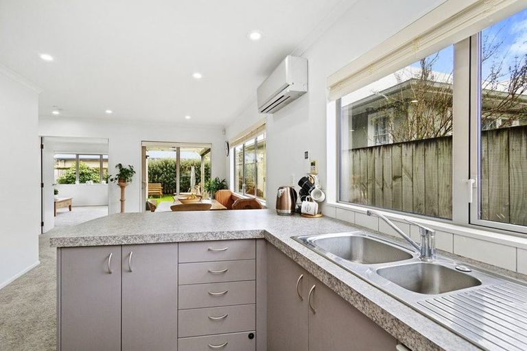 Photo of property in 12 Cambridge Street, Tawa, Wellington, 5028