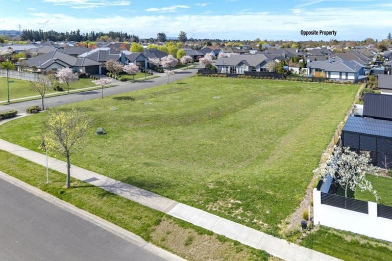 Photo of property in 1 Pimlico Place, Rangiora, 7400