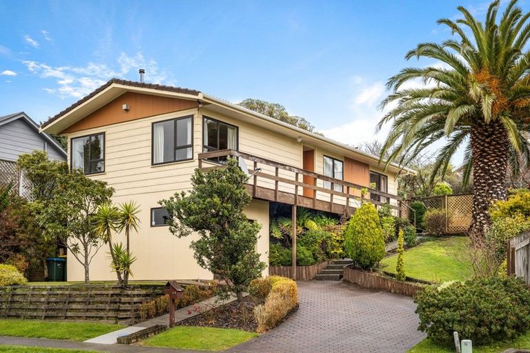 Photo of property in 10 Albatross Close, Whitby, Porirua, 5024