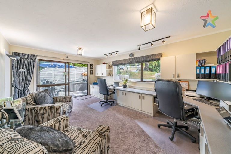 Photo of property in 18 Jacaranda Grove, Maungaraki, Lower Hutt, 5010