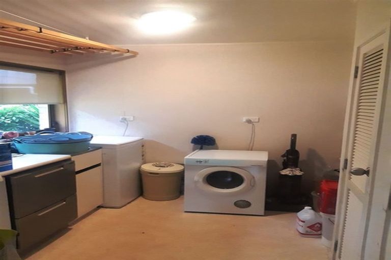 Photo of property in 10 Hazeldene Place, Opaheke, Papakura, 2113