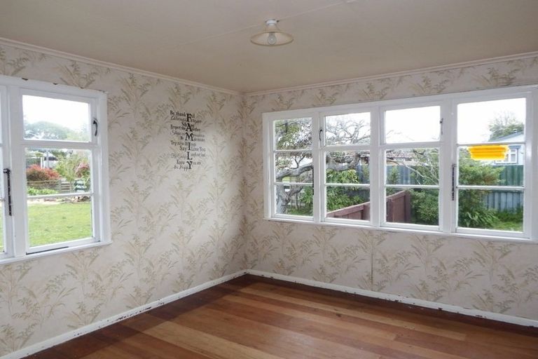 Photo of property in 2 Lambert Street, Marton, 4710