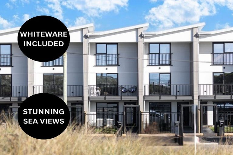 Photo of property in 2/231 Marine Parade, New Brighton, Christchurch, 8061