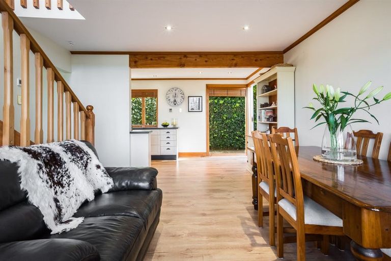 Photo of property in 12 Makora Grove, Paremata, Porirua, 5024