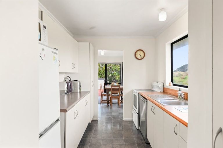 Photo of property in 19 Colenso Place, Otaki Beach, Otaki, 5512