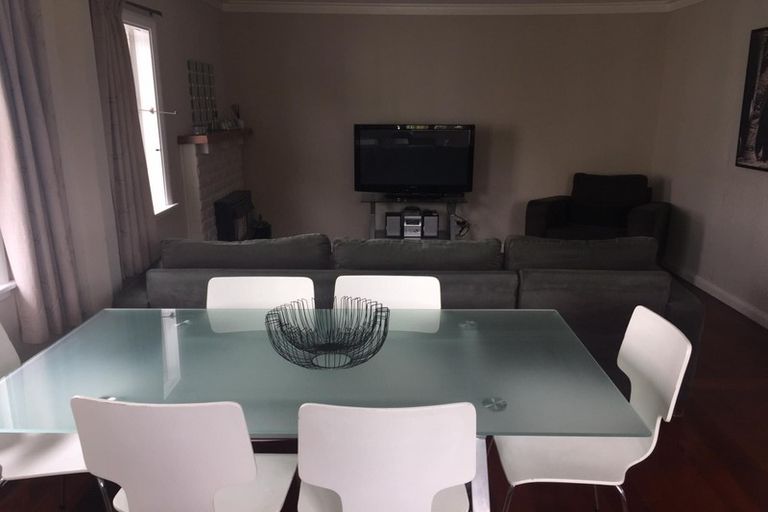 Photo of property in 47 Whiteley Street, Moturoa, New Plymouth, 4310