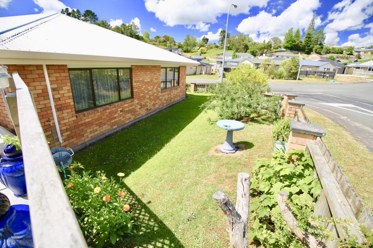 Photo of property in 2 Rata Avenue, Huntly, 3700