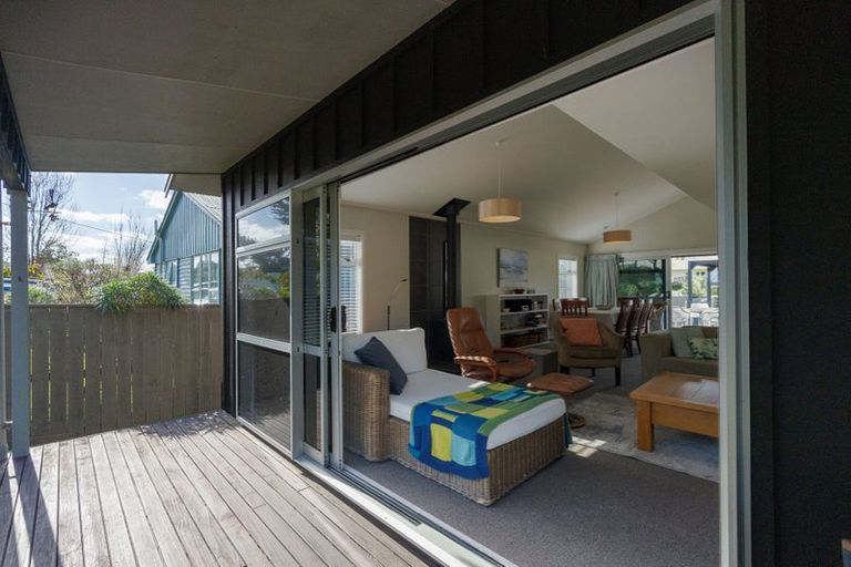 Photo of property in 6 Kent Avenue, Waitarere Beach, Levin, 5510