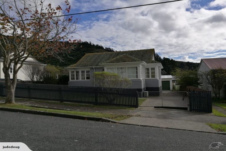 Photo of property in 32 Judd Crescent, Naenae, Lower Hutt, 5011