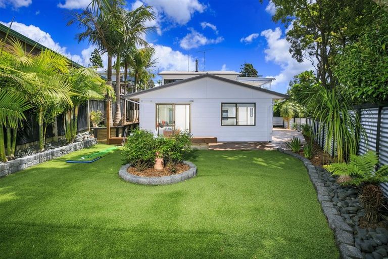 Photo of property in 2/27a Stanley Road, Glenfield, Auckland, 0629