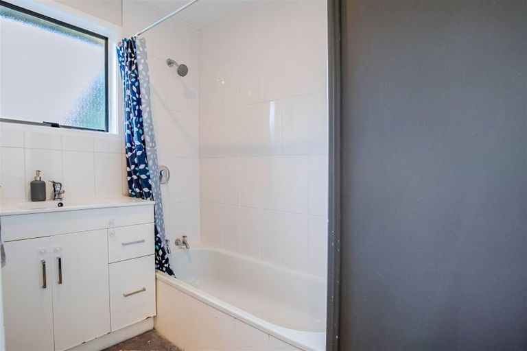 Photo of property in 1/21b Mildmay Road, Henderson, Auckland, 0610