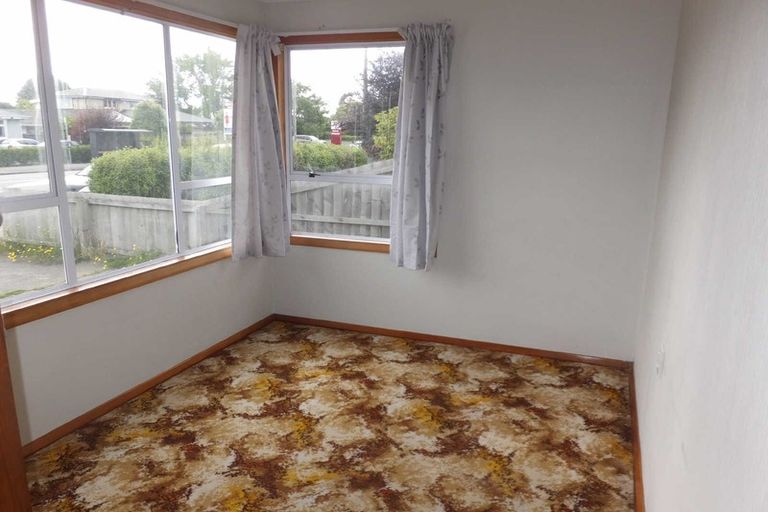 Photo of property in 327 Riccarton Road, Upper Riccarton, Christchurch, 8041