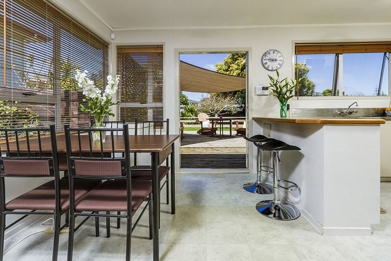Photo of property in 26 Zita Maria Drive, Massey, Auckland, 0614