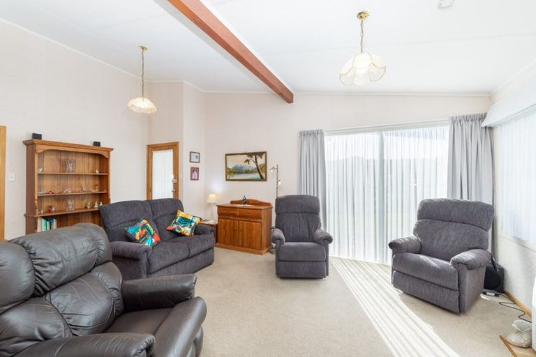 Photo of property in 1 Lilac Lane, Maungaraki, Lower Hutt, 5010
