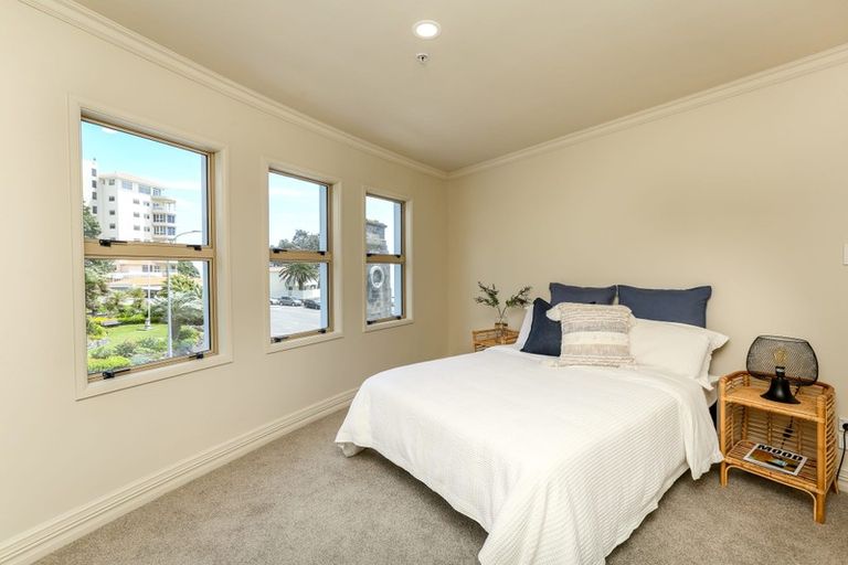 Photo of property in 1f Queen Street, New Plymouth, 4310