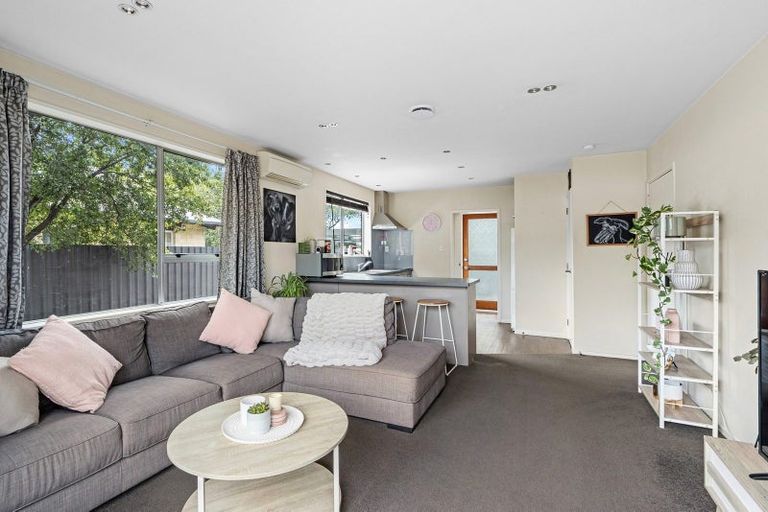 Photo of property in 2/11 Hersham Place, Bromley, Christchurch, 8062