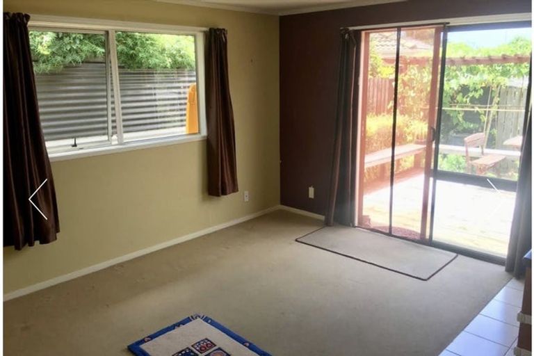 Photo of property in 28 Harford Place, Pakuranga Heights, Auckland, 2010
