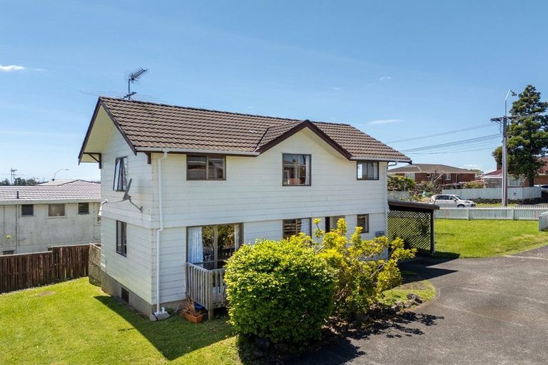 Photo of property in 1/87 Manuka Road, Bayview, Auckland, 0629