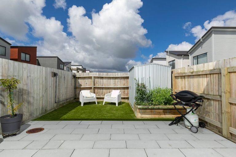 Photo of property in 6 Landing Path Drive, Hobsonville, Auckland, 0616