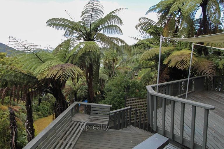 Photo of property in 32 Okareka Loop Road, Lake Okareka, Rotorua, 3076