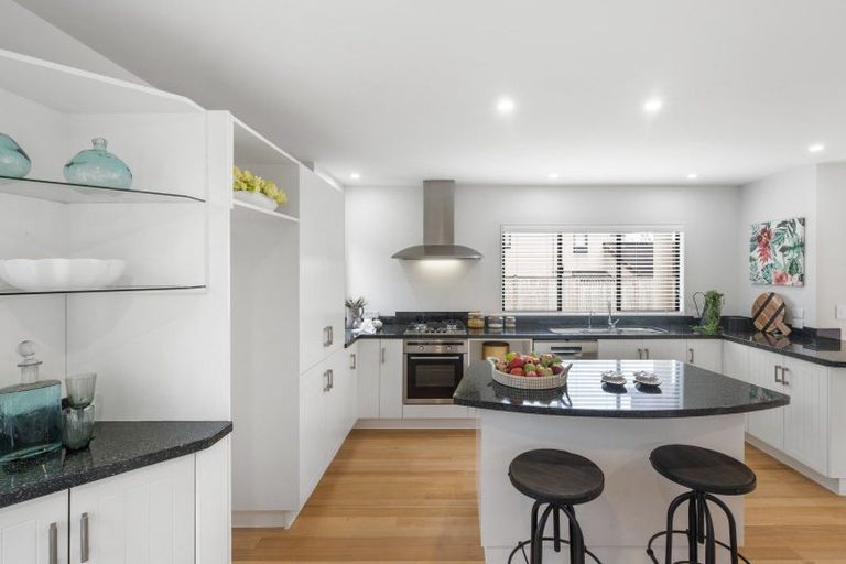 Photo of property in 37 Westerham Drive, Dannemora, Auckland, 2016