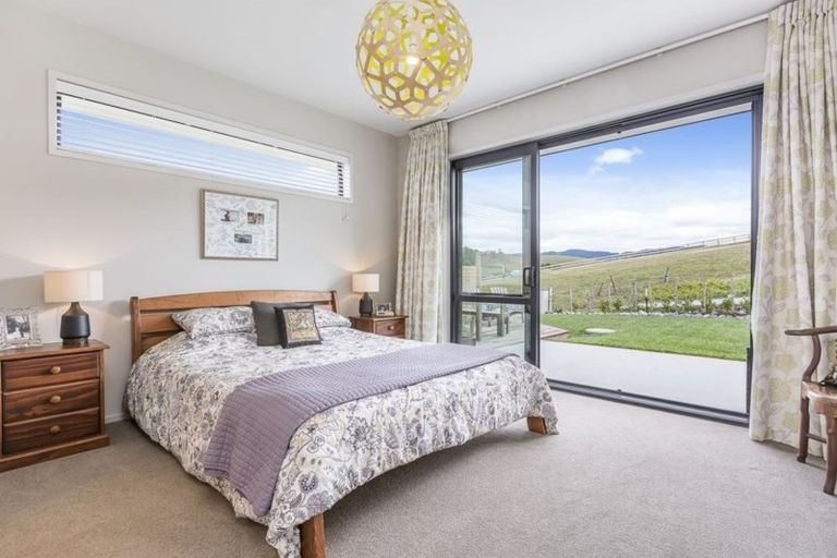 Photo of property in 11 Laly Haddon Place, Matakana, Warkworth, 0985