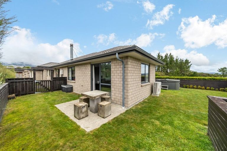Photo of property in 5 Mckenzie Way, Timberlea, Upper Hutt, 5018